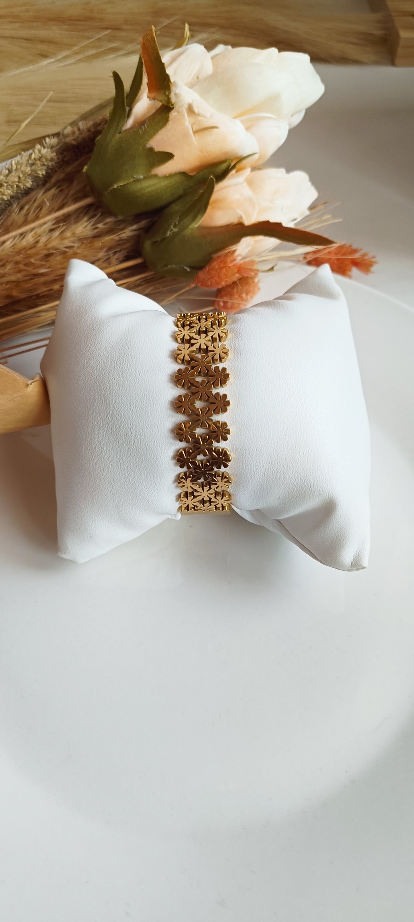 Floral lace cut bangle