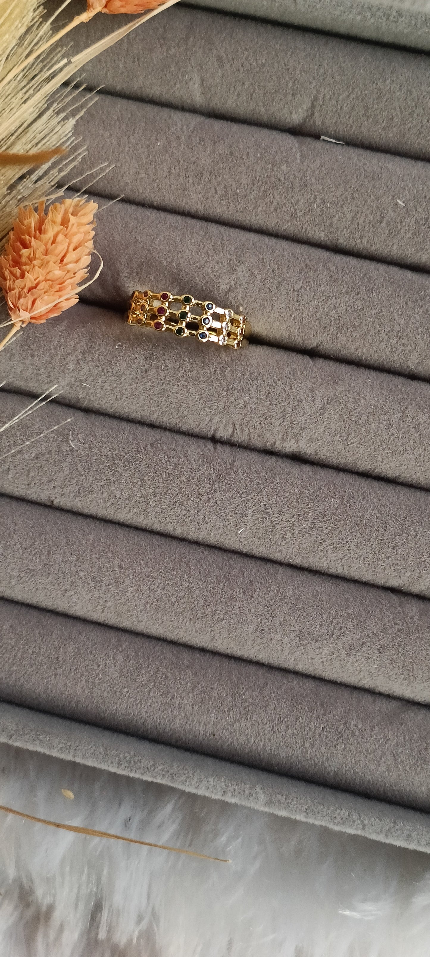 Anti turnish udjustable stone ring